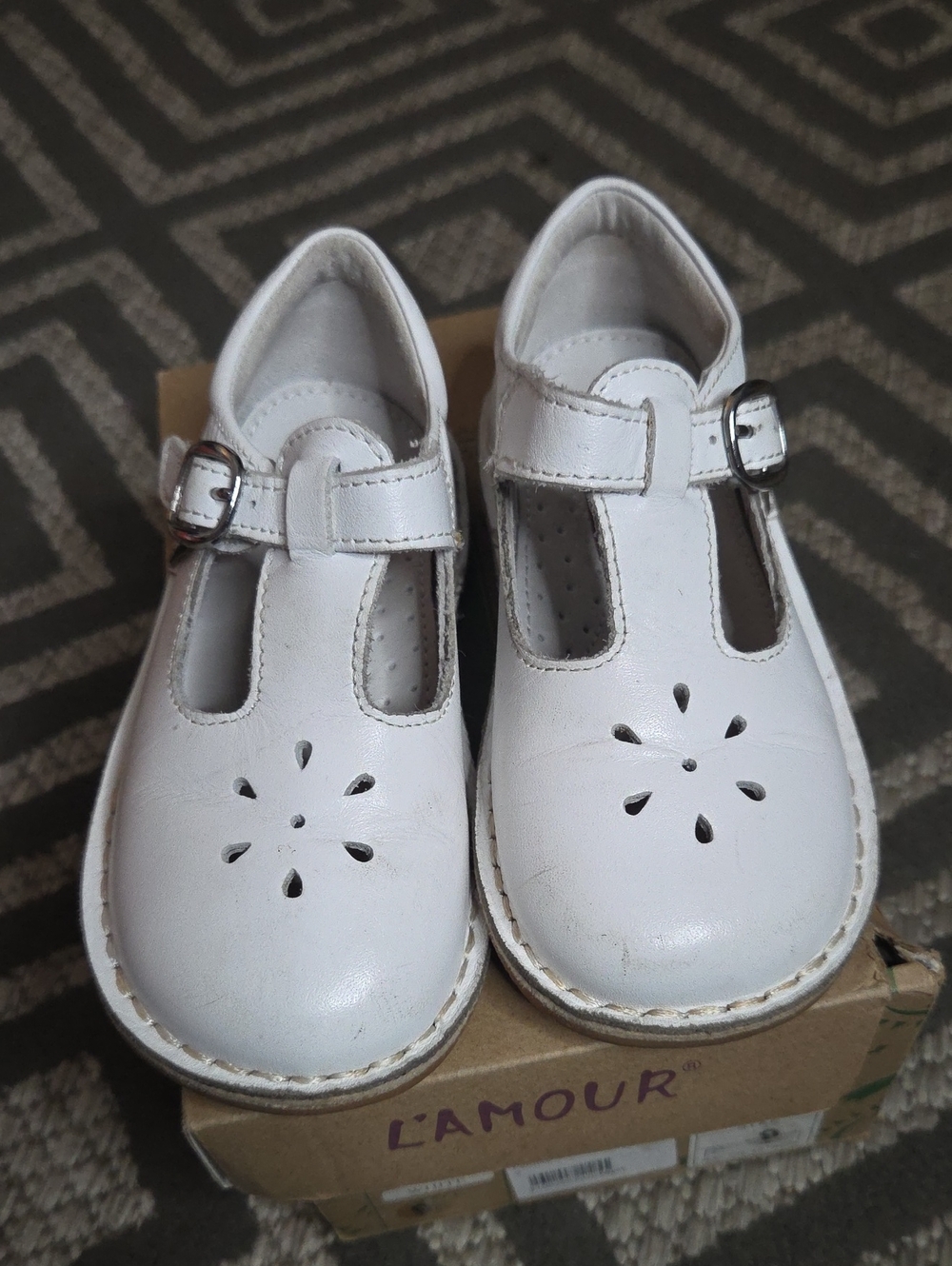 L'Amour | Classic White Girls' T-Strap Mary Jane Shoes